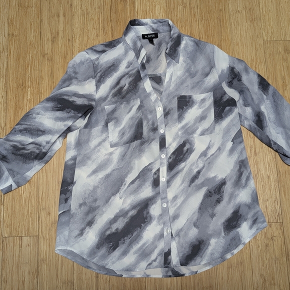A. Byer Bluish Gray and White Blouse Size L - Picture 3 of 7